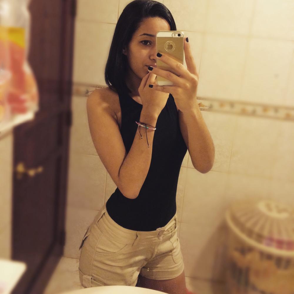 GlendalyGalan's tweet photo. 👄 http://t.co/RlRE63nHHb