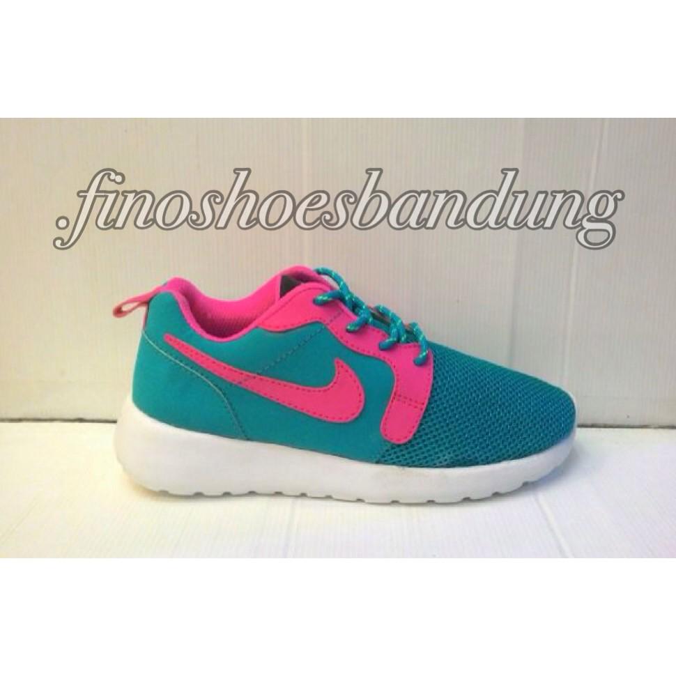 FinoShoesBDG's tweet photo. NIKE ROSHE RUN WOMEN size 37-40 IDR. 290.000

pin bb : 29B9A7A0
line : finoshoes
instagram : finoshoes http://t.co/vetbECOFzM