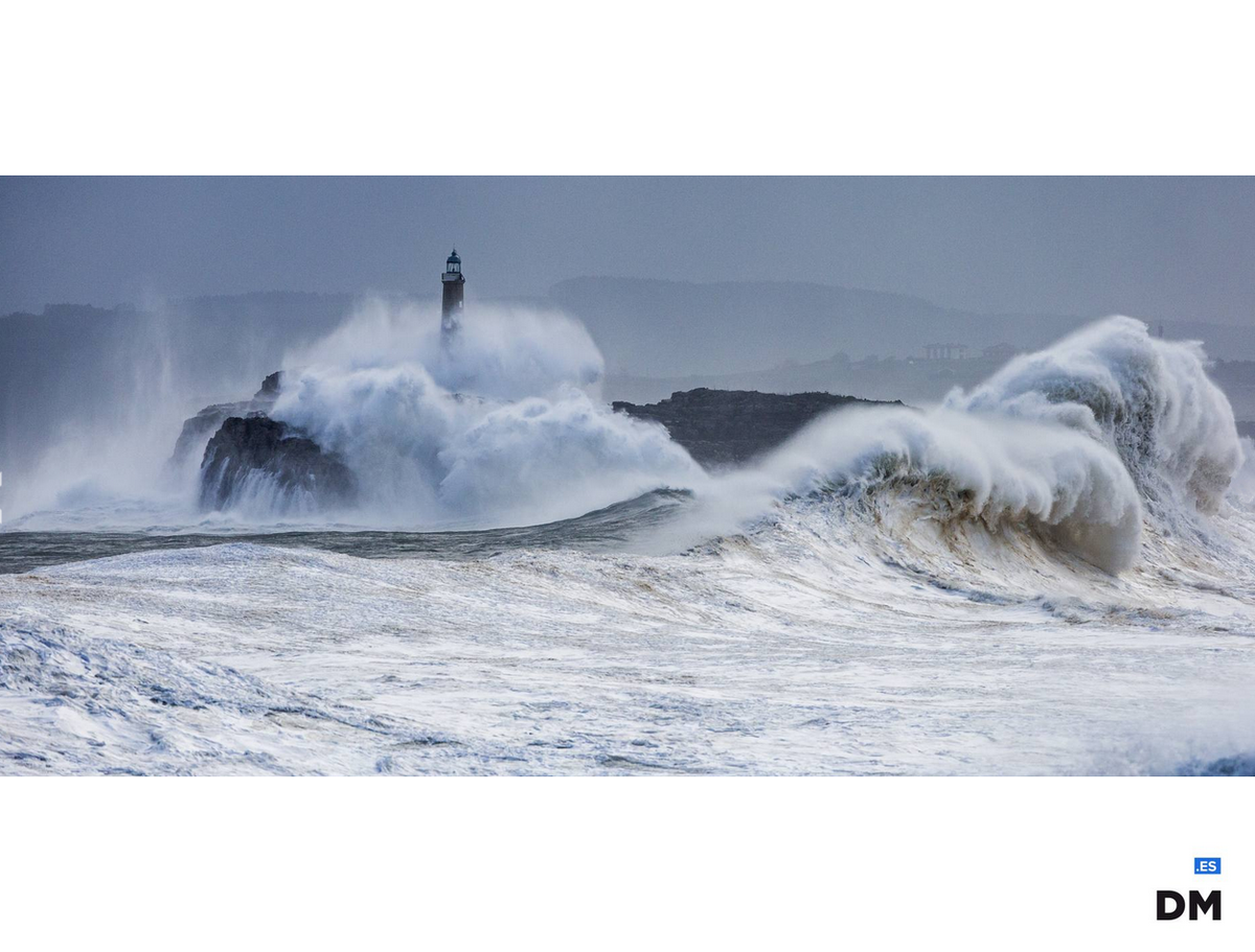 dmontanes's tweet photo. La isla de #Mouro vuelve a dejarnos imágenes que retratan la furia del Cantábrico... https://t.co/dy2iqMYbVw http://t.co/PhynnLQMc6