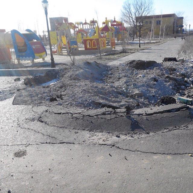 solomonmax's tweet photo. Краєвиди #ОРДіЛО
Feb15 #Горловка #horlovka
War crimes of RU army: destruction of civilian property
#unitedforukraine http://t.co/MoD53emvBa