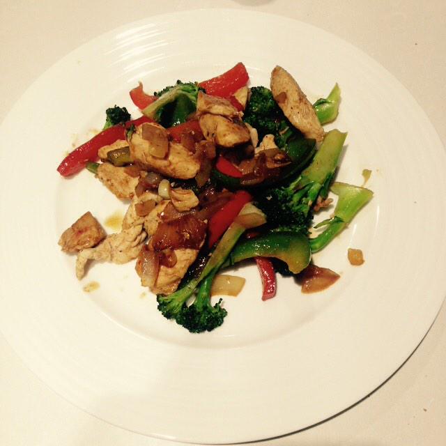 gettinglean15's tweet image. Day 2/90 chicken stir fry4dinner is BOOM!family are jealous as it smells&amp;amp;tastes so good @thebodycoach #90daysssplan