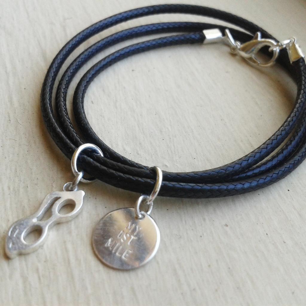 CharmedBySport's tweet photo. A beautiful gift for completing her first mile at @CapeMile. Well done @lsmit2 #tellyoursportingstory #wearyourmedal http://t.co/3GUAZQWOJF