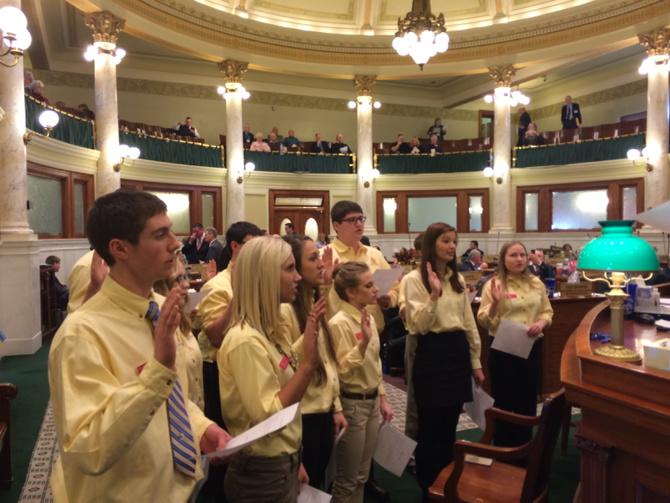 SDSenateGOP's tweet photo. Lieutenant Governor @mattlg welcomed the next page class to the Senate Chamber. http://t.co/XAl0Vunugw