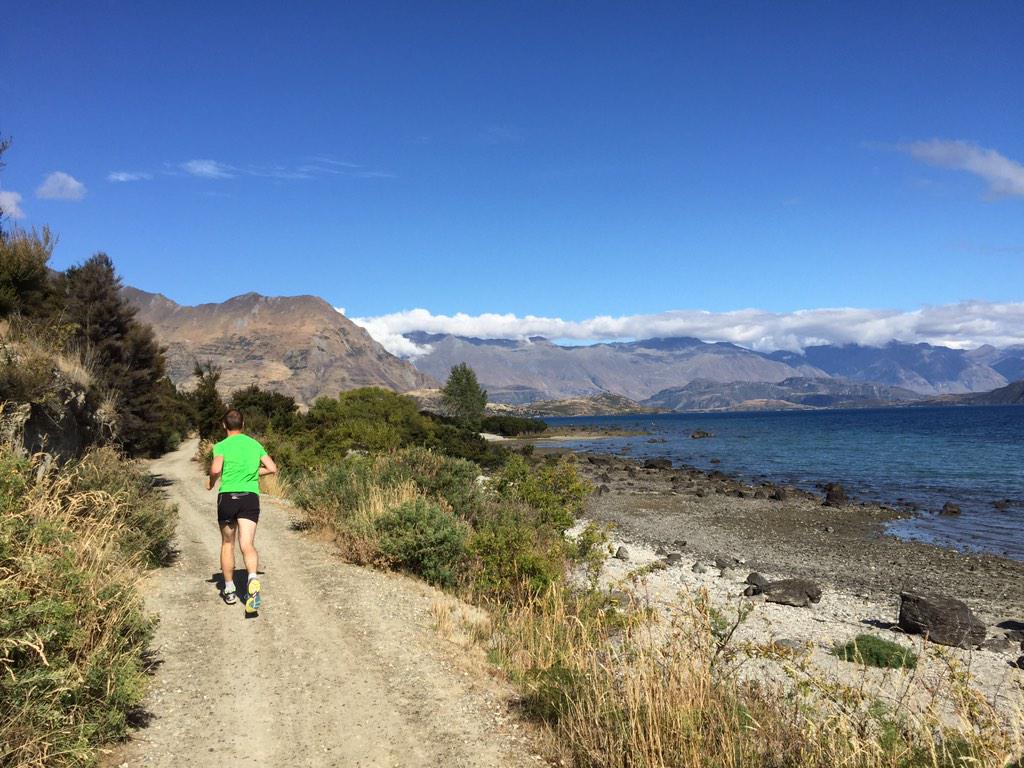 tomelsten's tweet photo. does life get any better? #running #NewZealand #LakeWanaka http://t.co/ytlIfpRB9I