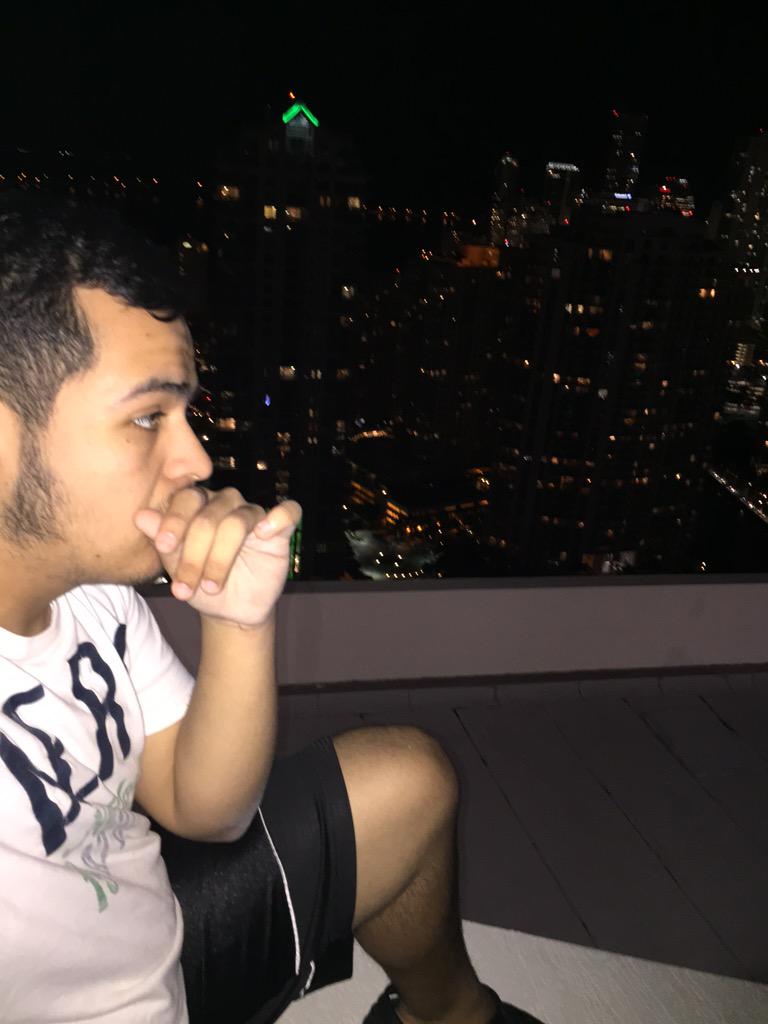 theycallmepipe_'s tweet image. Son. I love my city. And I fucking love my job. #Perks #OneMiami #45StoriesUp