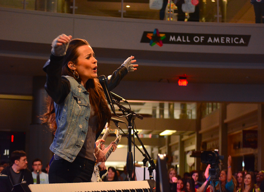 NEDAWalkTC's tweet photo. Thank you to @themrsband for rocking it out at the @NEDAWalkTC at @mallofamerica! We are grateful for your support! http://t.co/BB3LLvIcTL