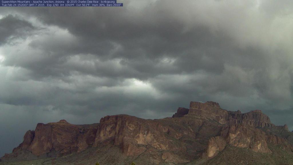 Dramatic #clouds moving across #SuperstitionMountains #ApacheJunction #AZ #wxcam #azwx kc4kqe.org