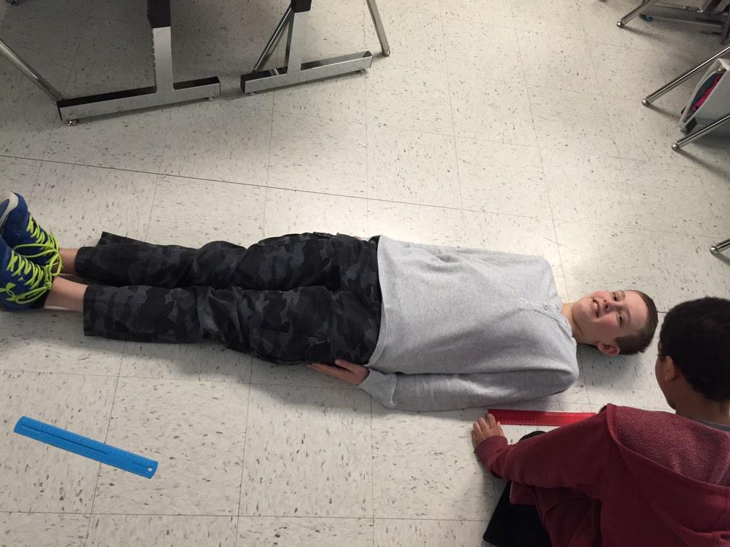 MsPeckham_LIB's tweet image. Turning our heights into mixed numbers to find the difference and total! #funfractions #libertyes