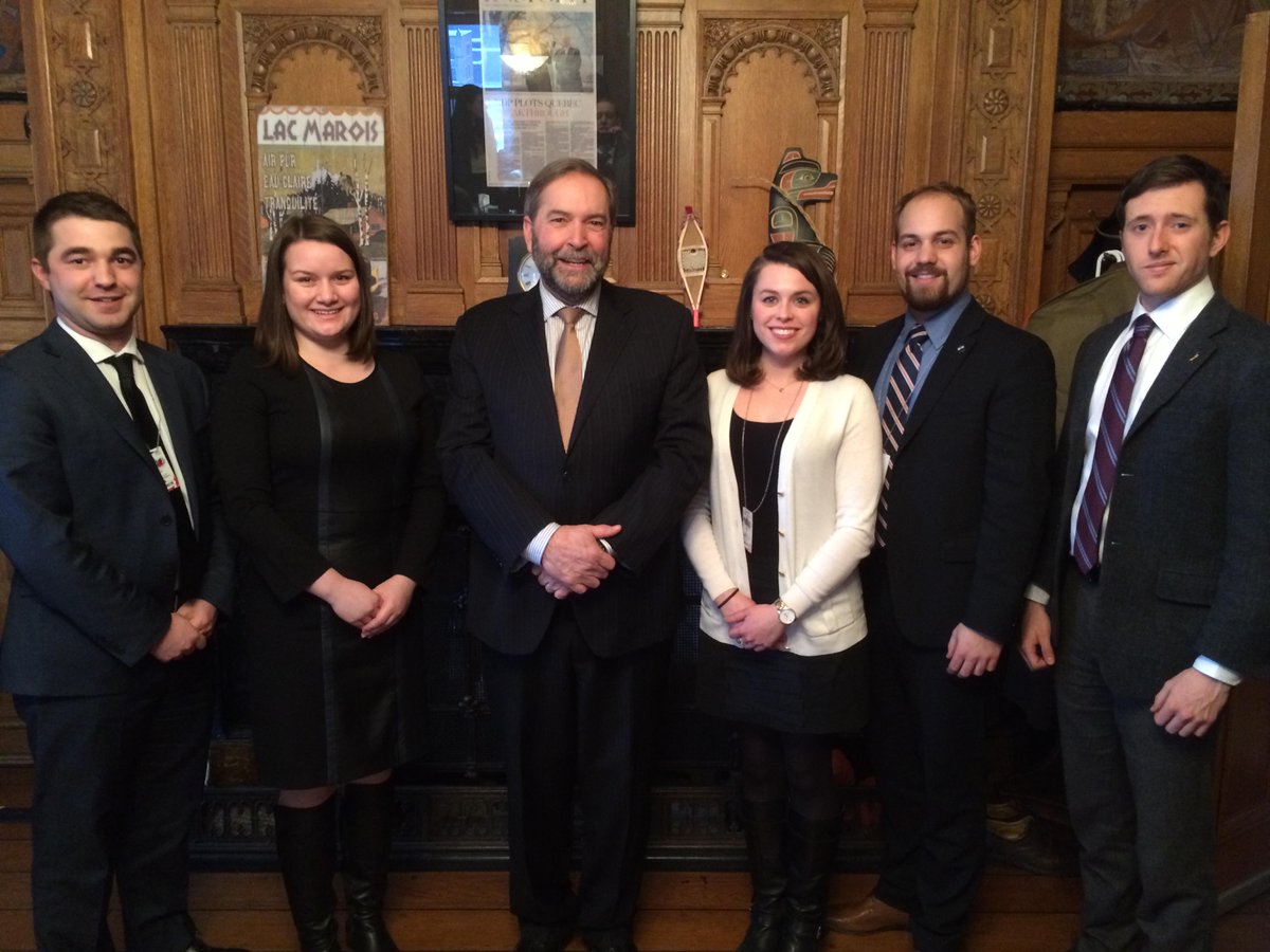 Thanks to the Manitoba Legislative Interns and @ParlInternship for dropping by. C'était un plaisir de jaser avec vous