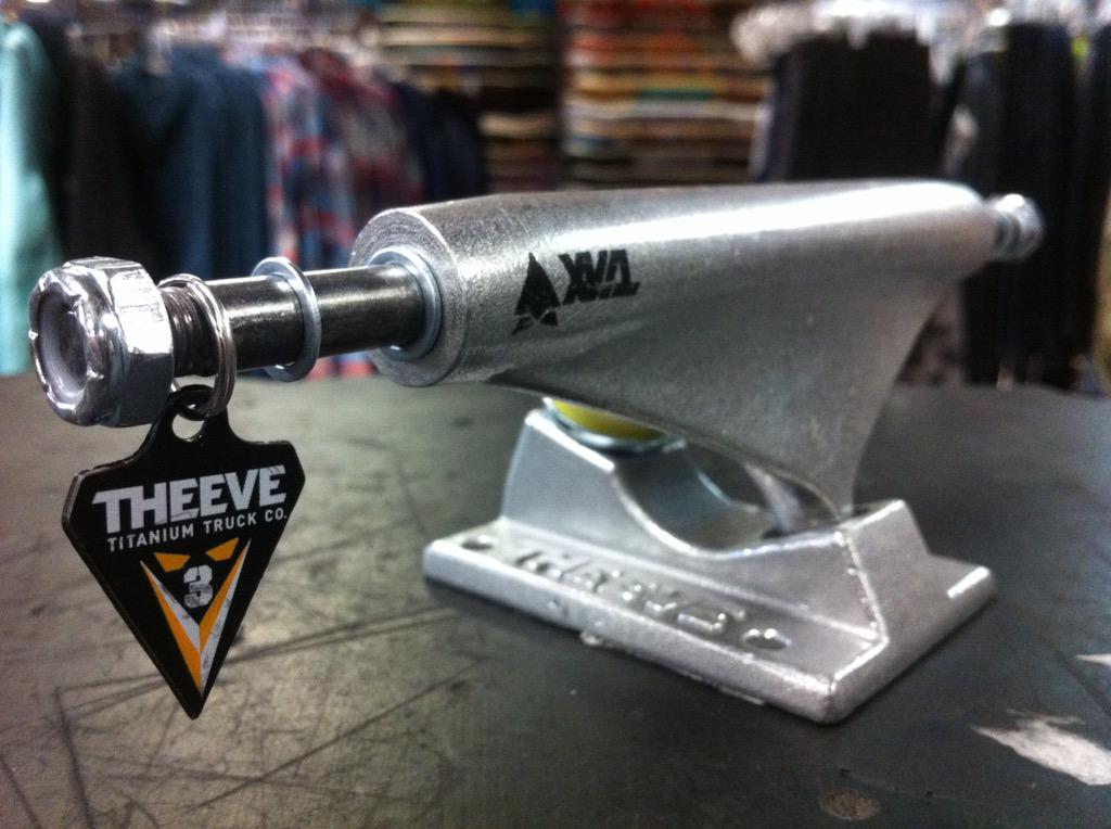 SPoTTampa's tweet photo. The @THEEVETRUCKS TIAX V3 is light as a feather and comes equipped with @BONESWHEELS bushings. http://t.co/8YgZQHqsye http://t.co/ETy0Xxa7wS