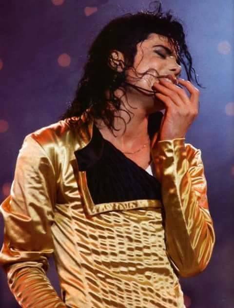Faith_in_Prince's tweet photo. @michaeljackson I'd sail the seven seas to be near her
And if you happen to see her
See tell her this from me http://t.co/YHoeAtdxk8
