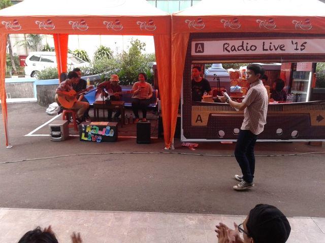 @whitechoco_ina white choco lagi nyanyiin lagu hally dari pharell williams nih, keren abissss coyyyy