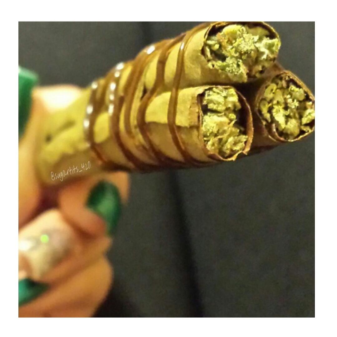 chronicchickbiz's tweet image. 😱👅straight #Blunted #Twax 🔥🍁🍯 📷@sugartits_420
Repost from 🍁@thehighchicks 
#HighChicks #ChronicFeed #StonerDays #Twax