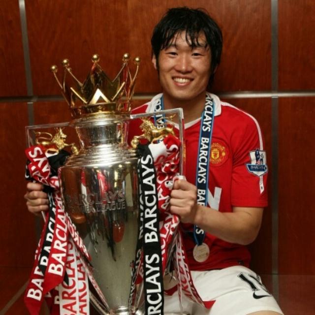 Happy birthday Park Ji Sung !!
And also happy birthday for Denis Law yesterday..  