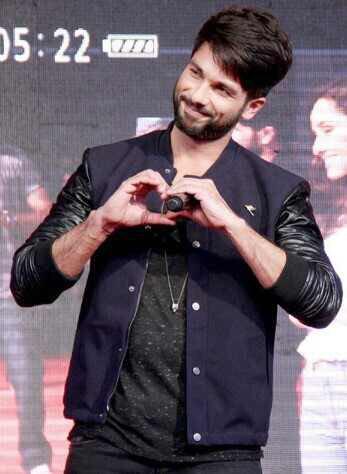 Happy birthday shahid Kapoor love u so much u can\t even imagine how much   enjoy your day   