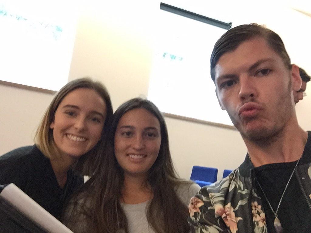 LachlanWinzer's tweet photo. #utsjournalism  @SianBrain Aspiring Journalist already exhausted for first day of class, after 3 hour trip http://t.co/mjXJ9NqpPQ
