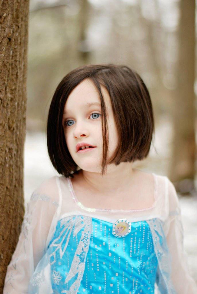 I let my daughter play Elsa for a few minutes in the snow today 😄❄️ <a href="/wsbtv/">WSB-TV</a> @JustinFarmerWSB @KatieWallsWSB