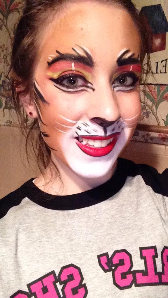 fae_funscary's tweet image. Happy with how this came out. #Bombalurina #catsthemusical