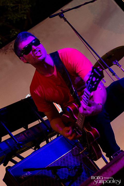 LALENGUA_21's tweet photo. #rock and roll http://t.co/Rs8ytuu4rS