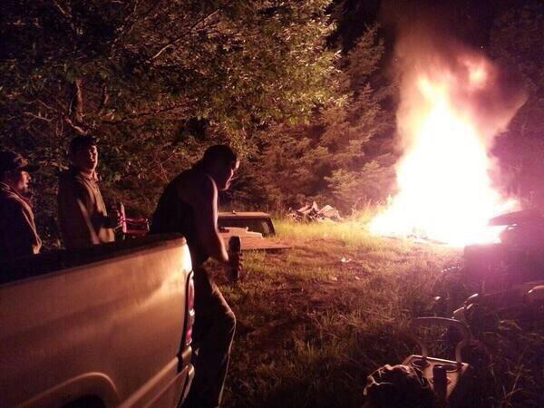 EarlDibblesJr's tweet photo. My kinda night... http://t.co/pVsZBR3K3M