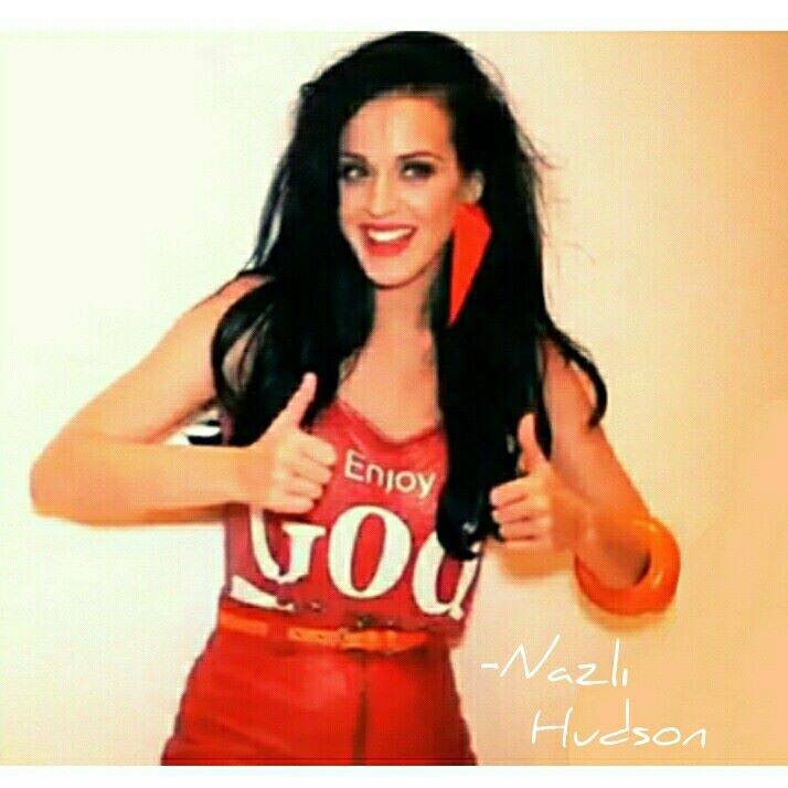 katyperryfashn's tweet photo. @prismaticjb @katythebae @KillerQueenKEH We are not selling anything #LOVE IS >3 : xd http://t.co/eIAJ0rSNfU
