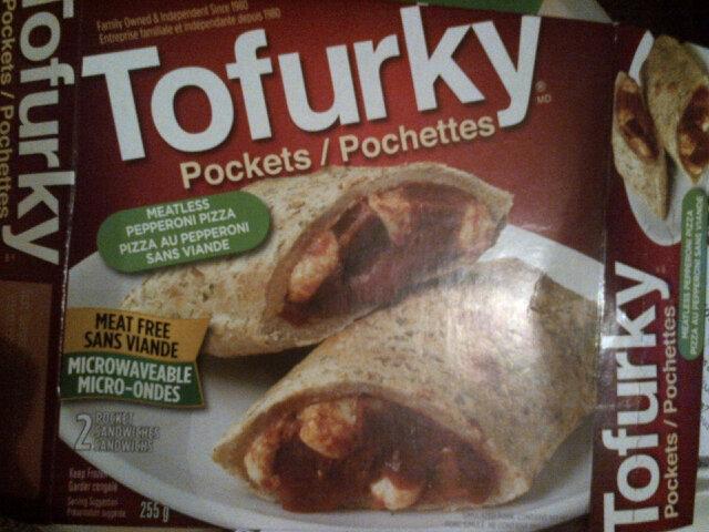 rosecoraperry's tweet image. In other news, I just discovered these #vegantreats @tofurky you make a hell of a #meatless #pizzapocket ! #yumyum