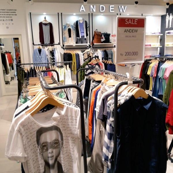 ANDEW_ID's tweet photo. Special at @LOTTE_LOVE_JKT all items http://t.co/3IcN0V9Bc3 (was 699K up) while stocks last!! Tshirt, jackets etc http://t.co/Bz0Op2KbTS