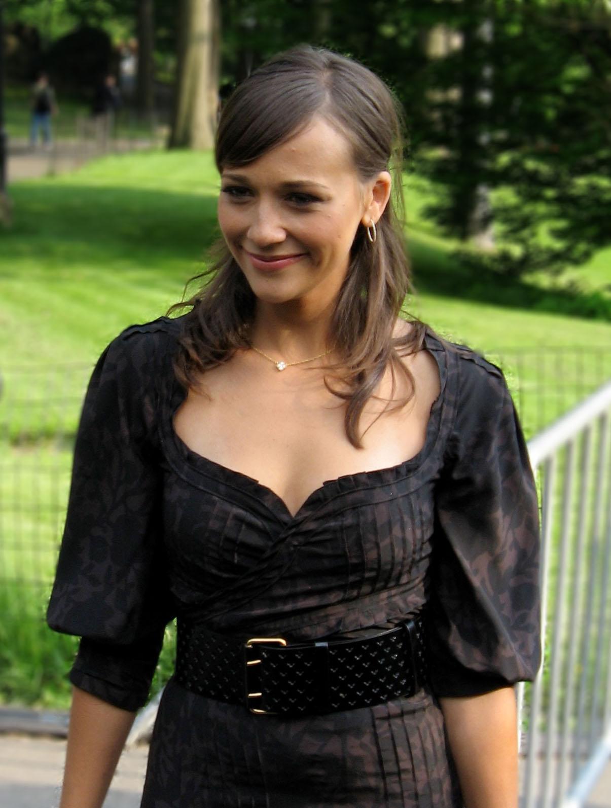 Happy Birthday to Rashida Jones, who turns 39 today! 