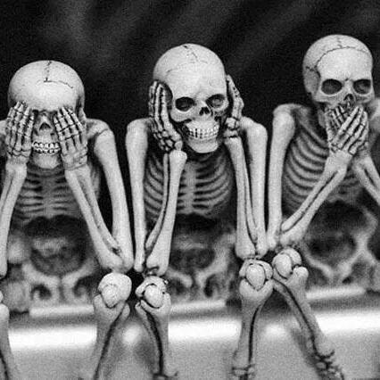 TiYanno's tweet photo. Je ne voie rien , Je n'entend rien , Je ne dos rien ! 🙈🙉🙊 👌 http://t.co/BkHkIKxlLp