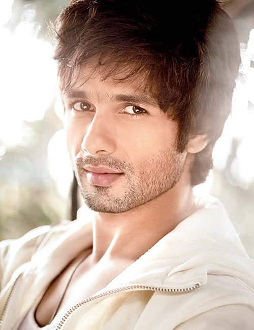 Happy Birthday Shahid Kapoor .
Stay Healthy and Blessed :) 