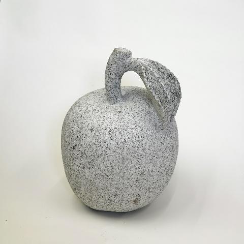 As Delicious as it looks, I don't think my teeth would enjoy sinking into this #handcrafted #cornish granite apple!