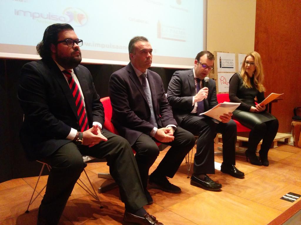 AytoLaPalmaCdo's tweet photo. Durante toda esta mañana se está desarrollando el Foro Impulsa Huelva, inaugurado por el alcalde @MgarciaFelix http://t.co/sOrQ8f6OkO