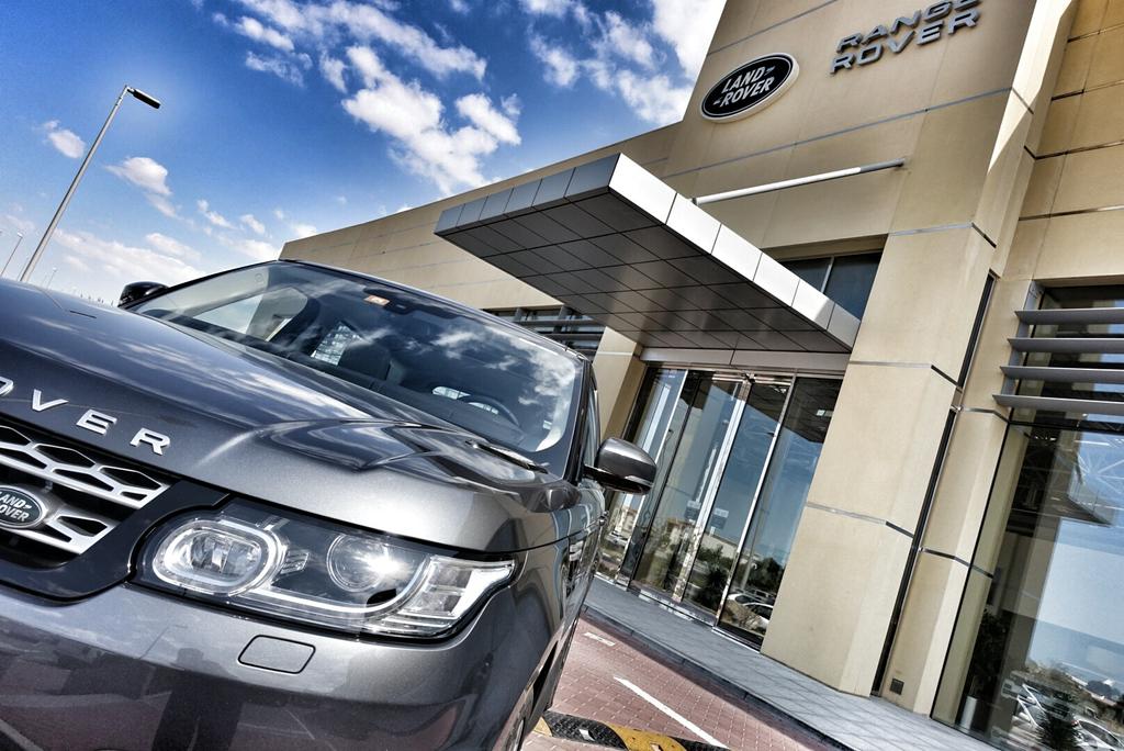 LebaneseUsa's tweet image. The Sky is my limit! What's yours? ✌ #Landrovermena #Myland #أرضي @LandRoverMENA #AlTayerMotors #Sharjah #dubai #uae