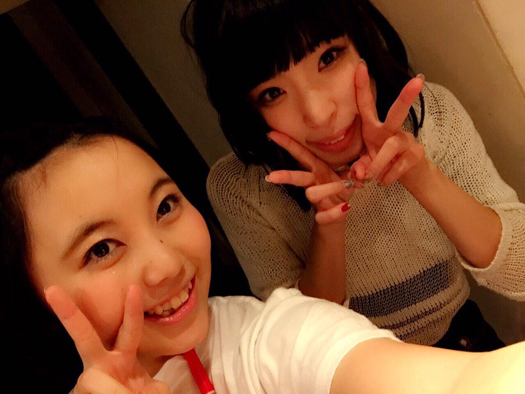 yuuyu0331's tweet photo. 昨日の写真(*´꒳`*)プラニメさんと💓
ライブ中呼ばれて何かなって思ったらメッセージが書かれた幕？がおりてきてめっちゃびっくりした😵嬉しくて泣いちゃった😭最後にライブ一緒に出来てよかった😭 http://t.co/oPtTlo7JWA