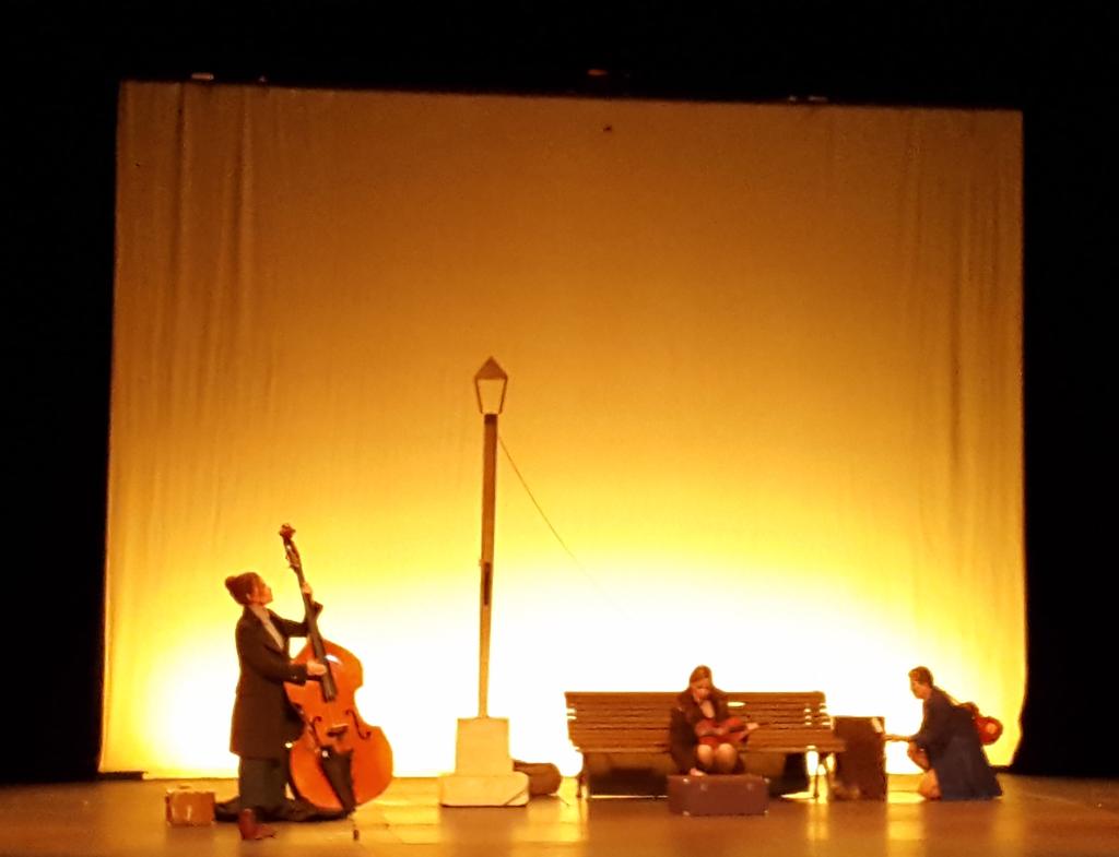 Hoy #TheFunamviolistas visitan el #Teatro Municipal Maestro Álvarez Alonso y nos regalan magia, poesía,música y danza