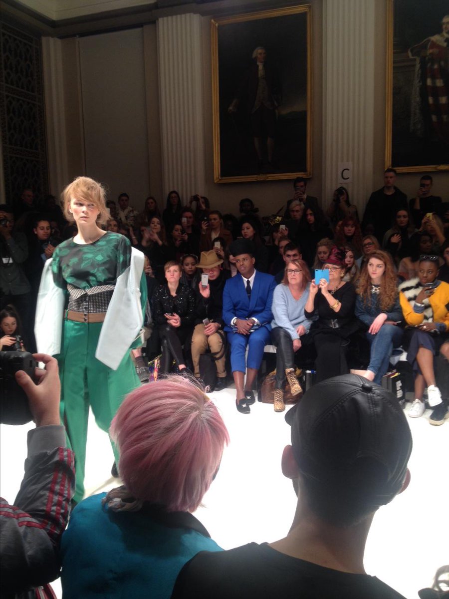 BindiModels's tweet image. London Fashion Week was amazing!!! 🇬🇧🇬🇧 #bindi #bindimodel #fashionModel