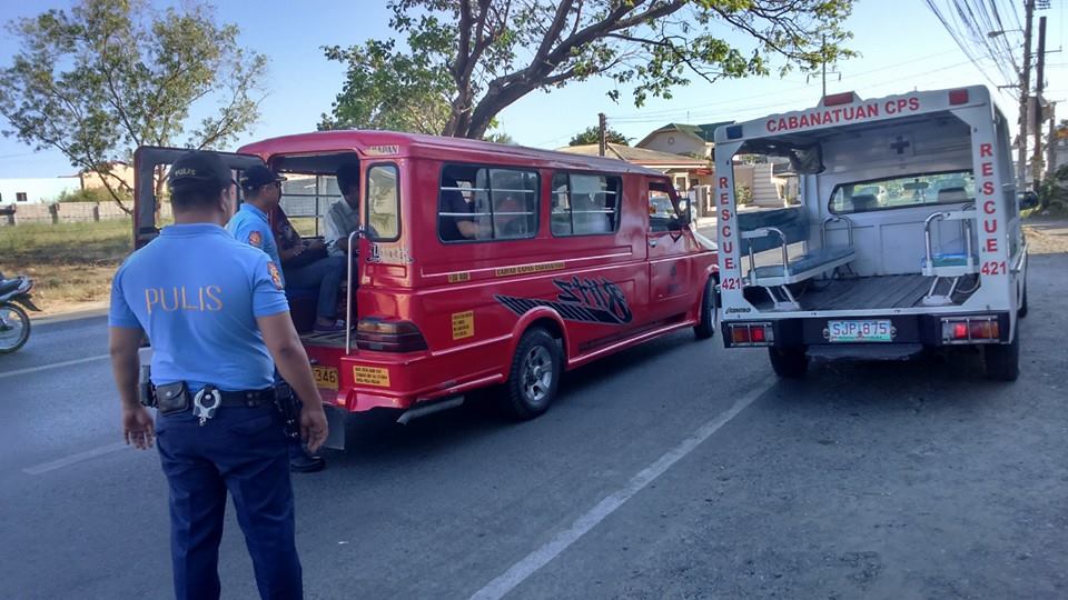 CABCITYPNPNEPPO's tweet photo. 2rpio_pro3 @PDNEPPO @drdapro3 PINSP DELA CRUZ conducted dialogue with Jeepney/bus drivers/commuters. http://t.co/naKWnX9r0J