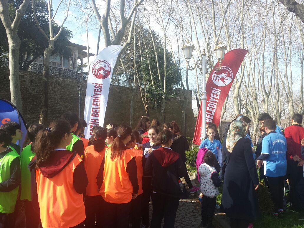 Oryantiring;  "hedef bulma" anlamına gelen, harita yardımıyla,  yürüyerek yapılan keyifli bir dış mekân sporudur.