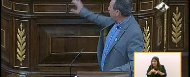 elmundoes's tweet photo. #DebateEM Baldoví pidió perdón y se retiró de la tribuna http://t.co/7qjX6CVenN http://t.co/UcUmmJlIhw