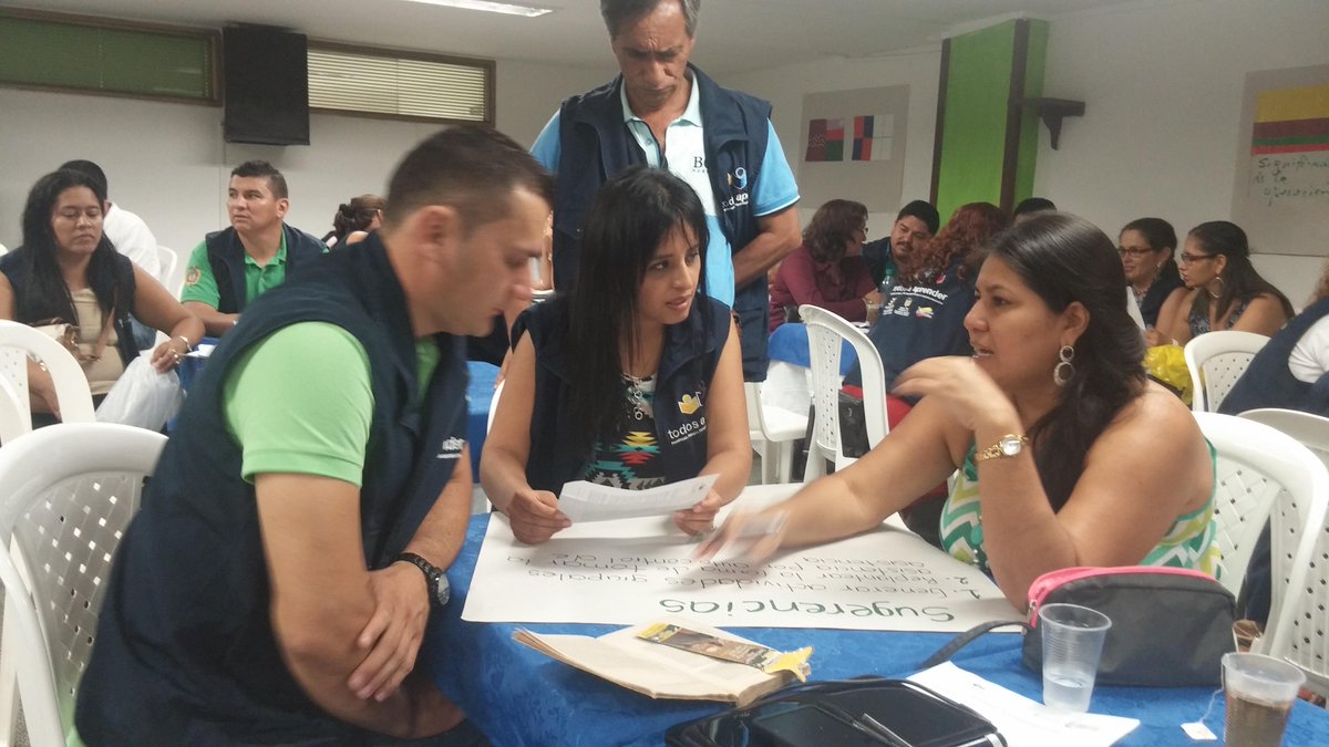 yanethchaves's tweet photo. 3 día de encuentro de formación PTA Florencia Caquetá http://t.co/XI7zp9jibc