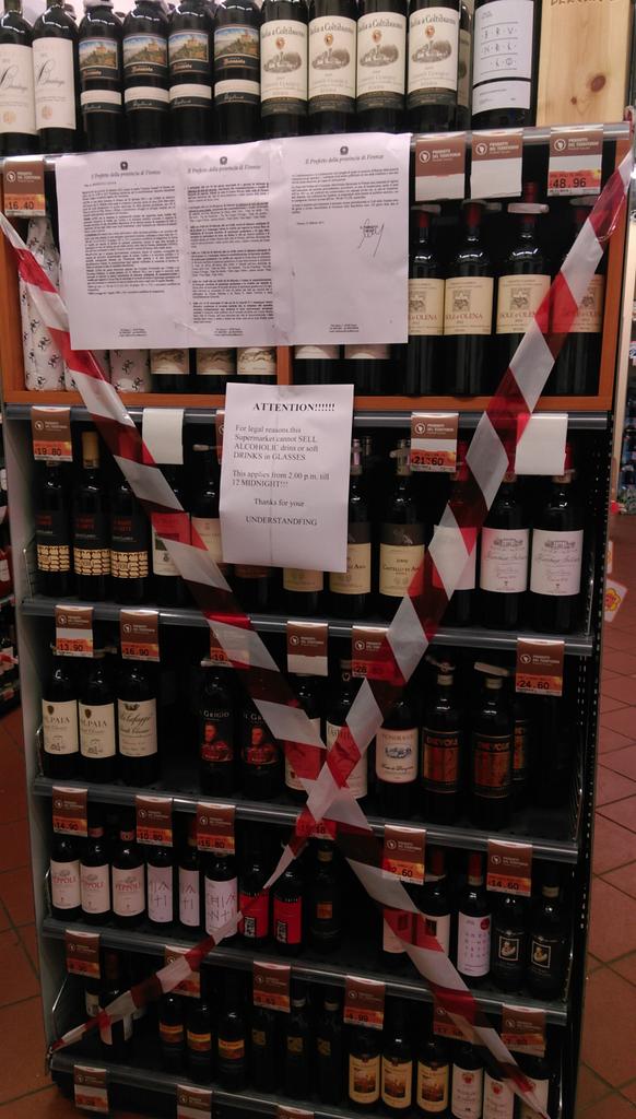 BLO80Y's tweet photo. @SpursOfficial alcohol ban in Florence has started http://t.co/CkCaEenQ7q