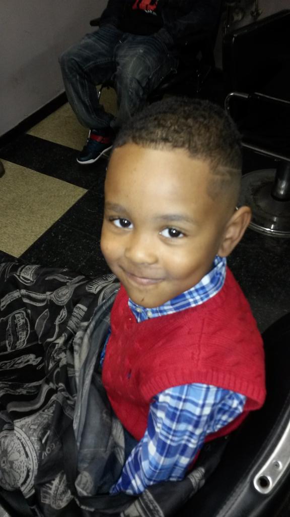 ReeseVernon's tweet photo. #RazorReese #RazorProof #limitlessstyle  9125034056 if you are in the Savannah area Hmu! http://t.co/D8yqRQMVol