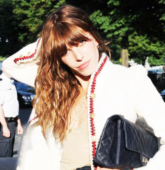 FBA360's tweet photo. 7 Things French Women Never Do to Their Hair http://t.co/qSoqeOGK10 http://t.co/6OzVsP1Evh