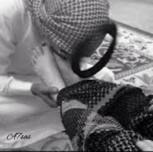 حينما ٱنحني لأقبل قدميك وٱسگب دموع ضعفي فوق صدرك وٱستجدي نظرات ٱلرضا من عينيك حينها فقط ٱشعر بٱگتمال رجولتي