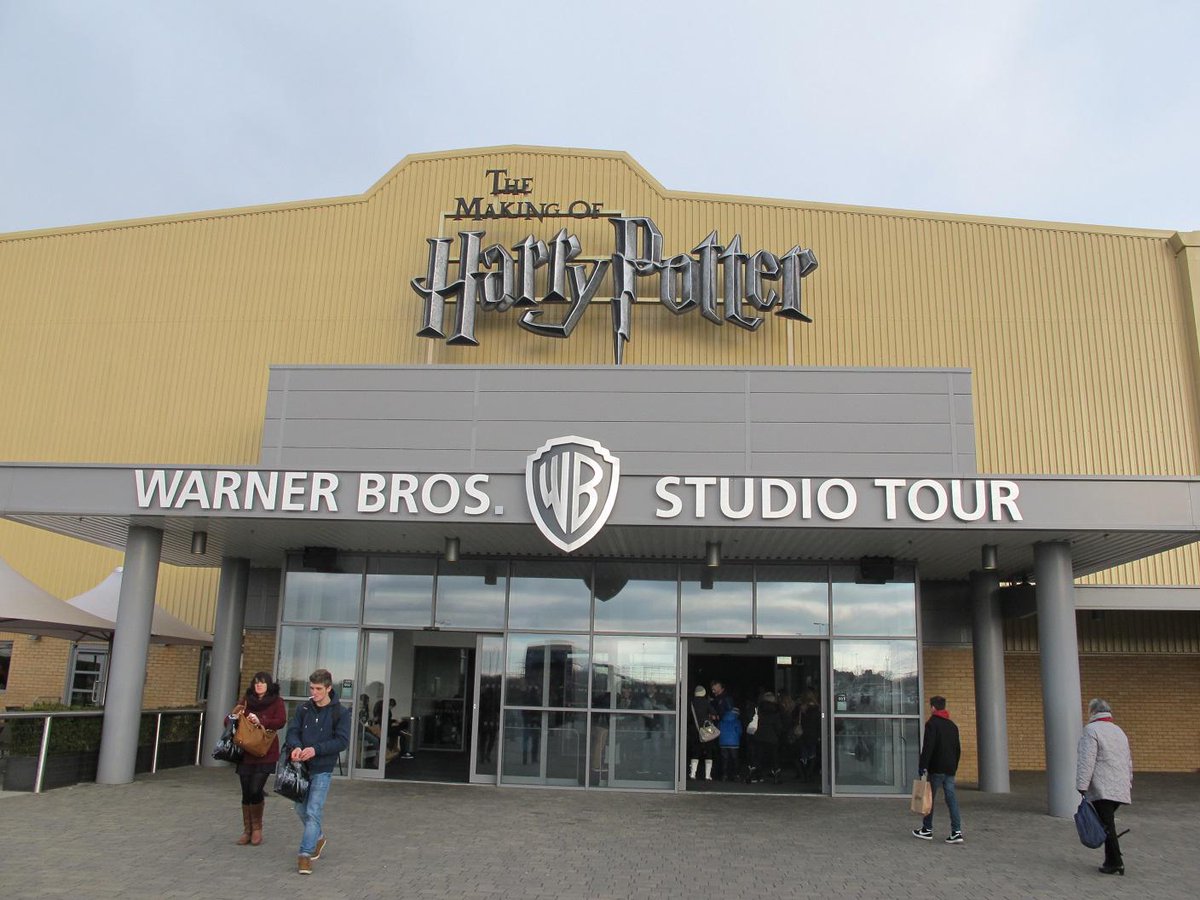 Pantip1996's tweet photo. พาเที่ยว The Making of Harry Potter สาวกพ่อมดน้อยห้ามพลาด
http://t.co/T2OQtdzWCp http://t.co/7elaI69Otz