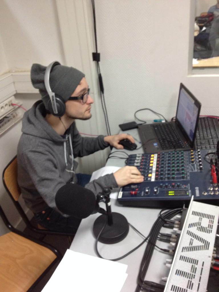 IEJ3C's tweet photo. Julien Rooooooogé est à la technique #IEJ3C http://t.co/oMyRm6VR1k