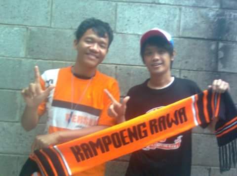 jakampung_rawa's tweet photo. Hey abang @guegolun masih inget gak?? http://t.co/JbZKnsv6jE