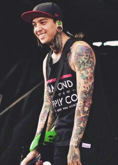 HAPPY BDAY TONY PERRY. <3 YOU REALLY HAVE SAVED LIFES. Love you. 