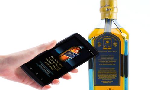 CNBC's tweet image. This whisky bottle talks to your smartphone: cnb.cx/1JLpBpK #TechTransformers