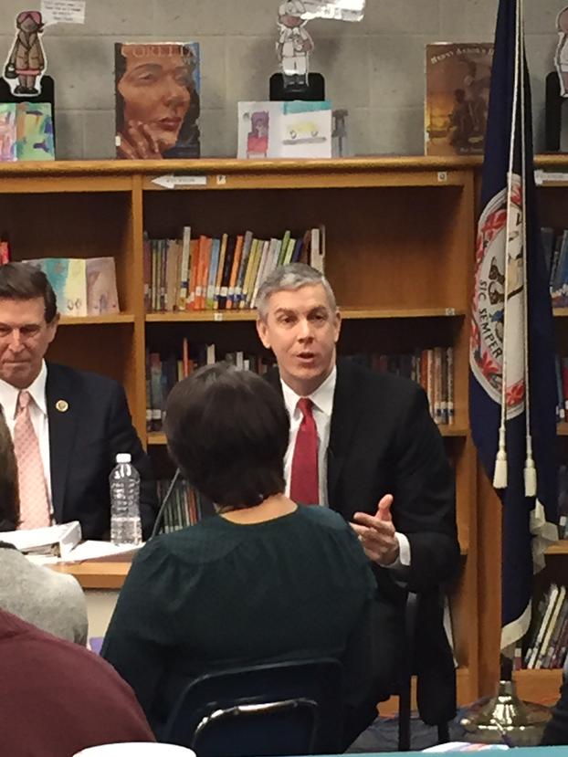 StephanieKapsis's tweet photo. Sec Duncan at PHES in Alex. "As a nation we haven't done enough to make sure students are prepared for elem school" http://t.co/ruJsqk6CjB